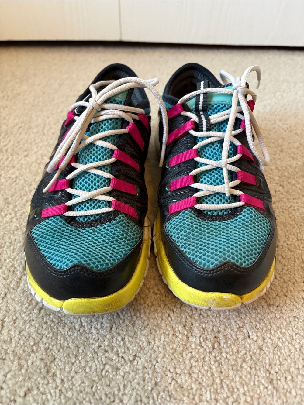 Nike Women’s Teal and Black Athletic Sneakers with Pink Accents